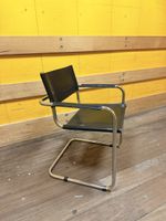 2x Design Freischwinger Stühle  / Chairs