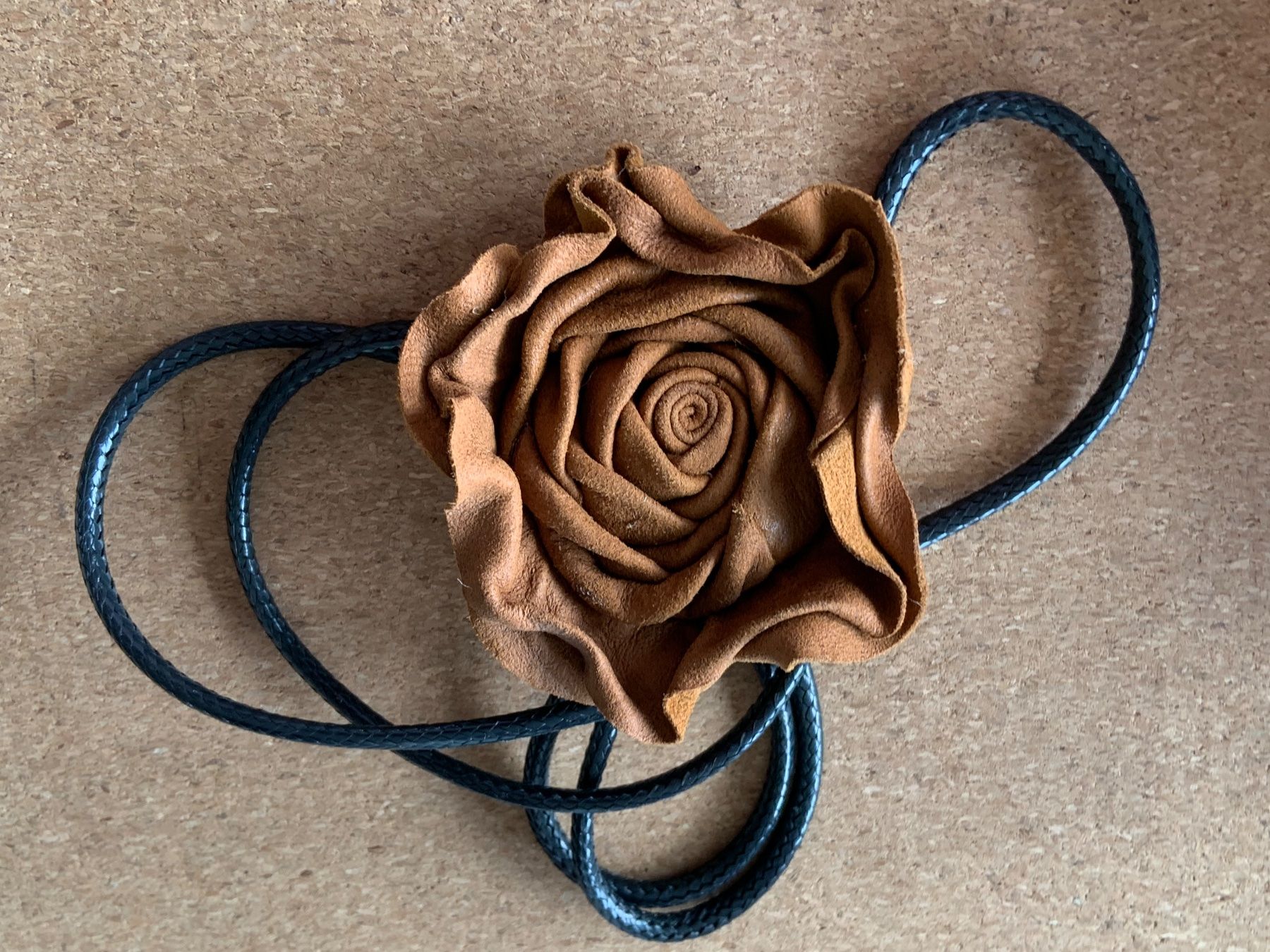 Catenine: Kette Leder-wild ROSE (90cm) – Usato da Laufen venduto da Bellavitaboom 2