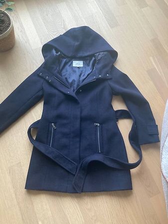 fabrikneue, nie getragene S. Oliver Mantel, Gr. 38