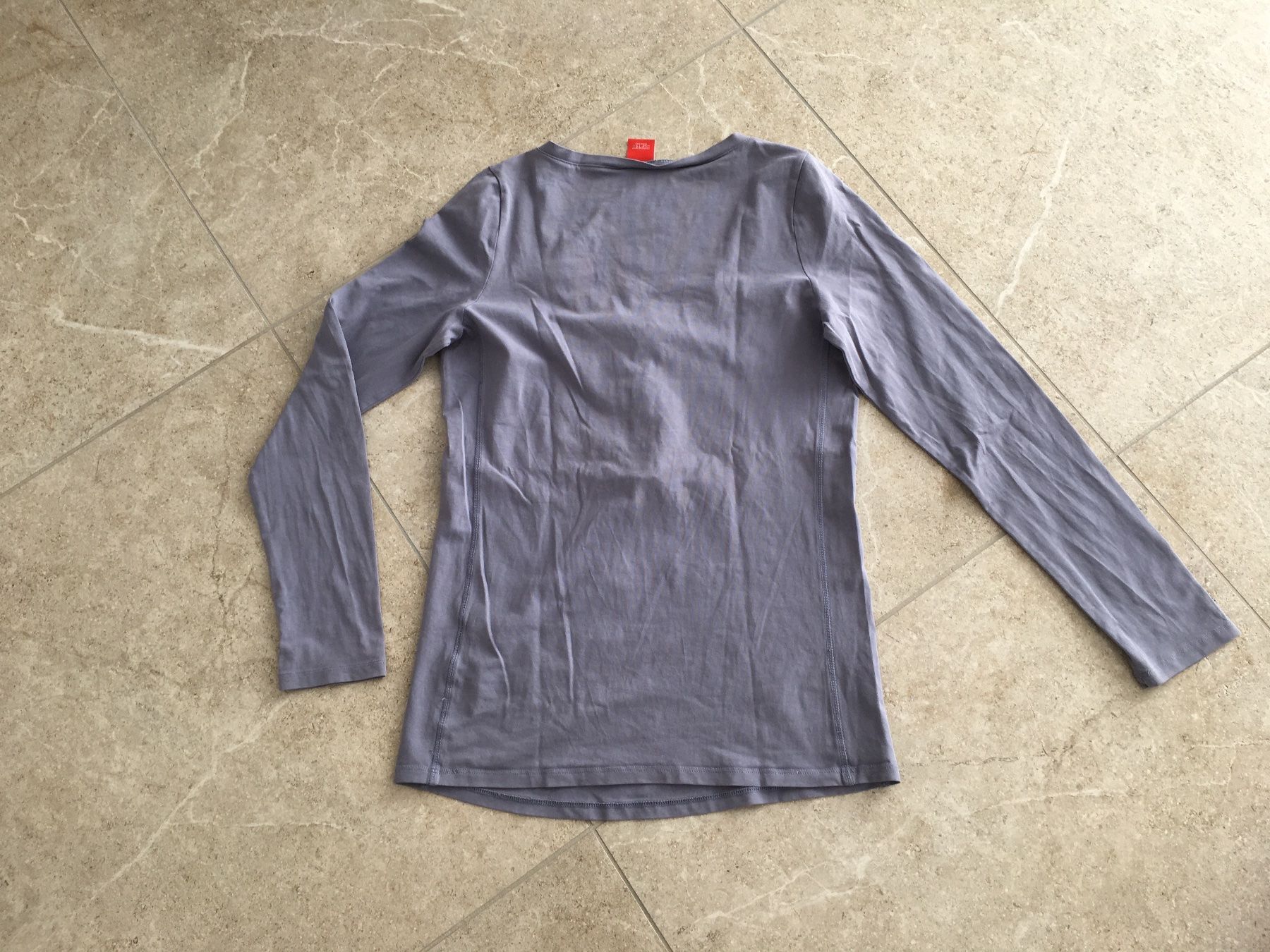 Esprit Camicette: ESPRIT Umstandsshirt Gr. XL, Langarm, Grau, Knöpfe – Usato da Gächlingen venduto da Tara_devi 3