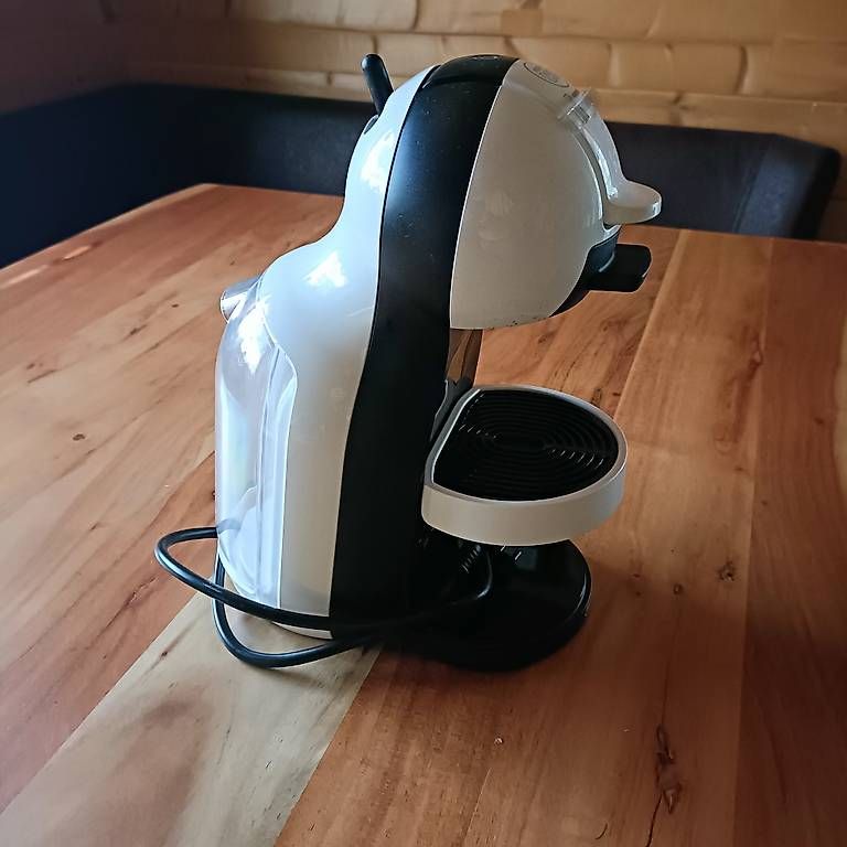 Kaffeemaschinen & Espressomaschinen: Dolce Gusto Kaffeemaschine – Gebraucht aus Arboldswil von Jbaenz