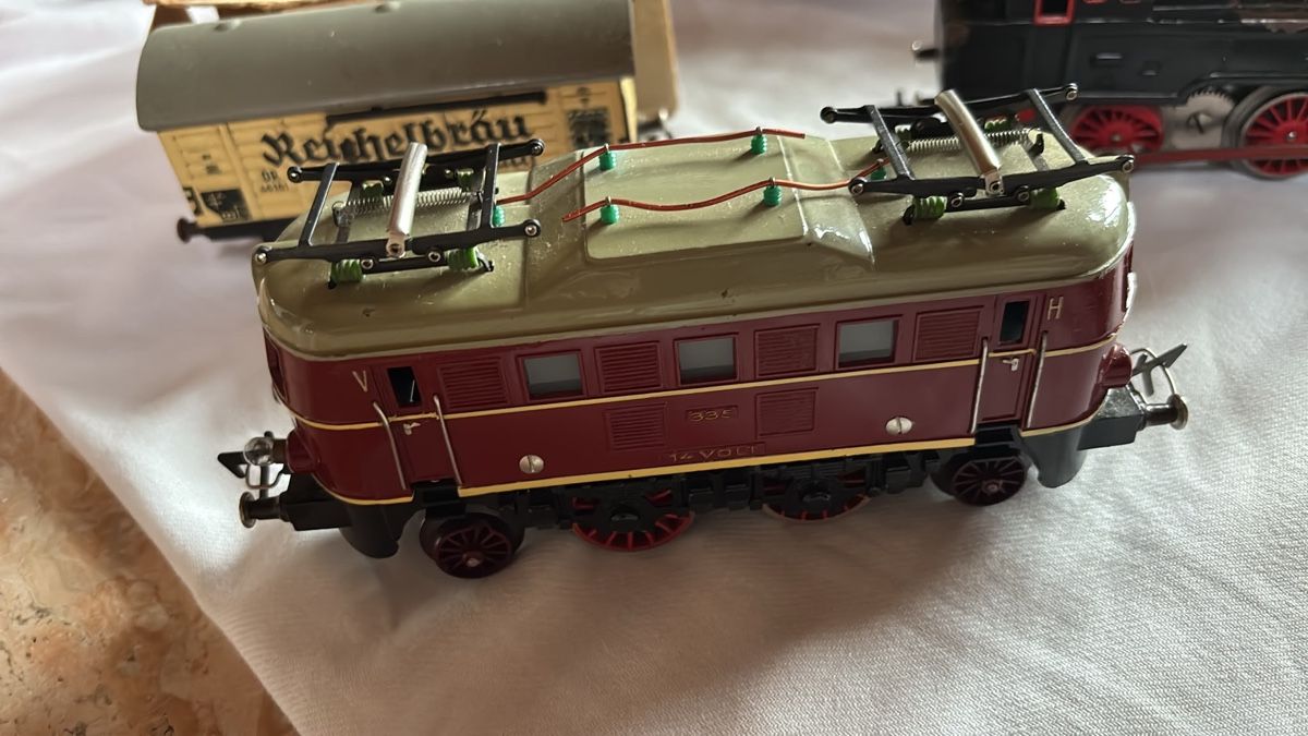 Fleischmann Modelleisenbahn Konvolut Loks Wagen Zubehör (Gebraucht) in ...
