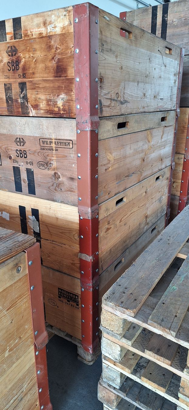 Paletten: SBB Holzrahmen und Paletten. – Gebraucht aus Langnau b. Reiden von Erzierzi 4