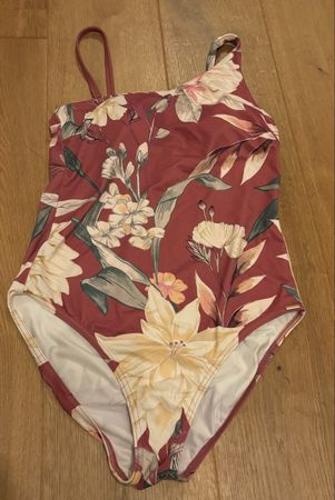 Triumph One-shoulder Swimsuit Floral Size 38 new!