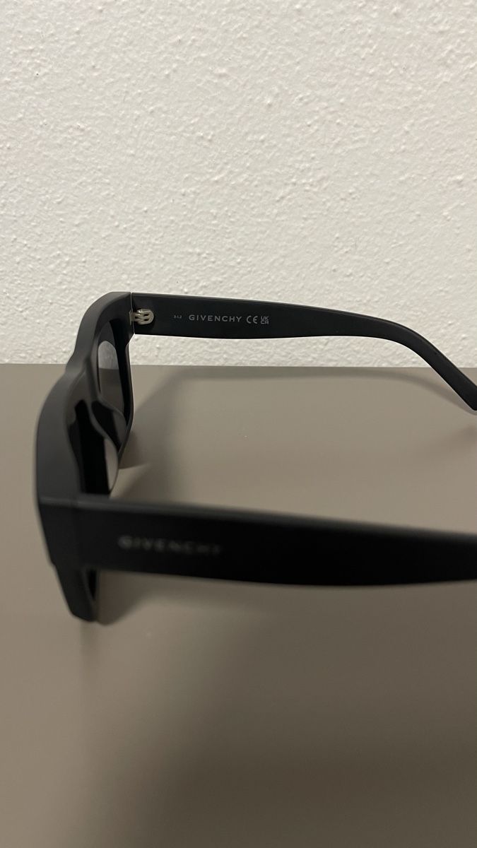 Givenchy Occhiali & Lenti: Stylish Givenchy Sunglasses - Black, Summer Ready! – Nuovo (secondo la descrizione) da Lugano venduto da cri_djb 3