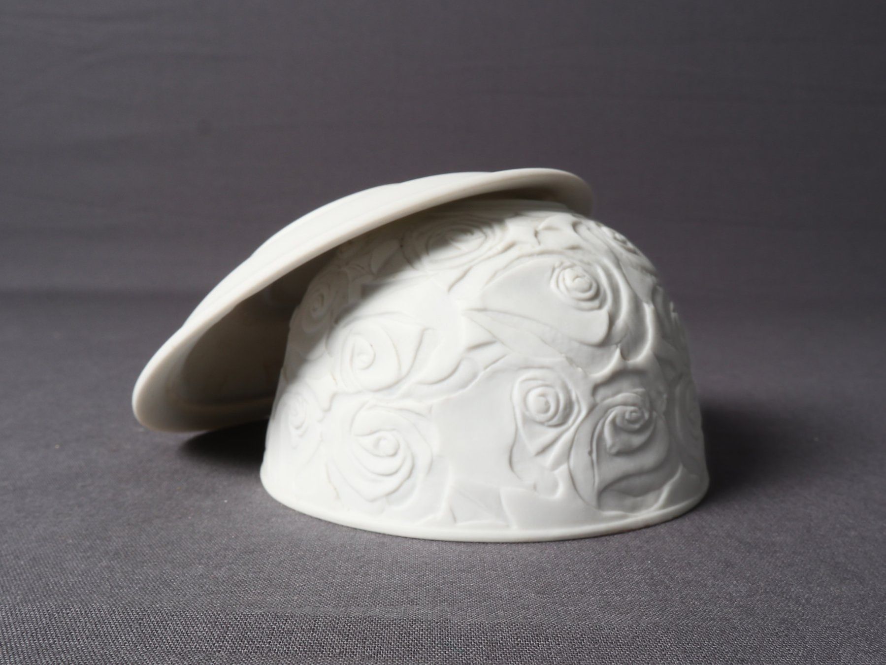 Portacandele: TEELICHTHALTER weiss mit Rosenmuster – Usato da Steinen venduto da Restwert_Steinen 3