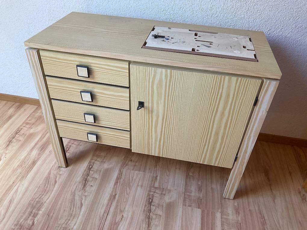 Tische: Nähtisch – Gebraucht aus Innerberg von hemacoju