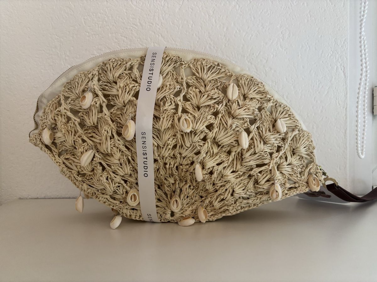 Taschen für Damen: Sensi Studio Woven Seashell Straw Clutch – Neu und originalverpackt aus Erlenbach ZH von itemstobepruchased