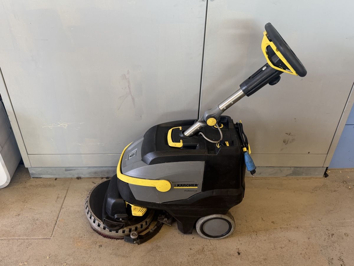 Kärcher Tutte le macchine: KARCHER® Professional BD 38/12 C – Usato da Zullwil venduto da Autocentersalii