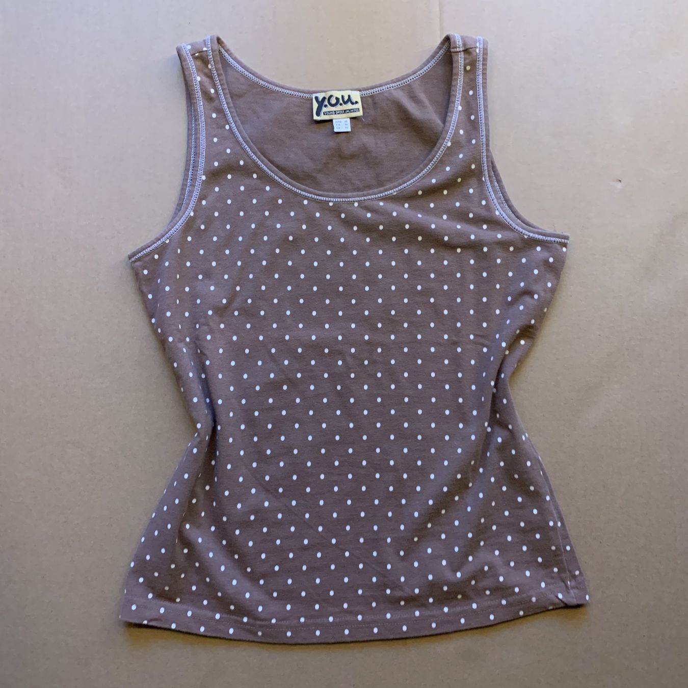 Top: Braunes Tanktop mit Polka-Dots – Usato da Chalais venduto da Decoarts.art 1