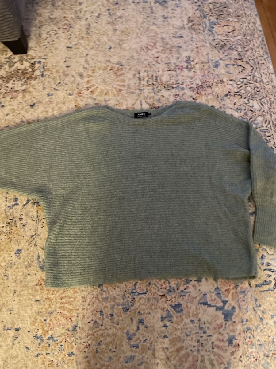 Only Maglioni & Felpe: Schöner weicher Strickpullover in Grösse XL – Usato da Wahlen b. Laufen venduto da Salome7 5