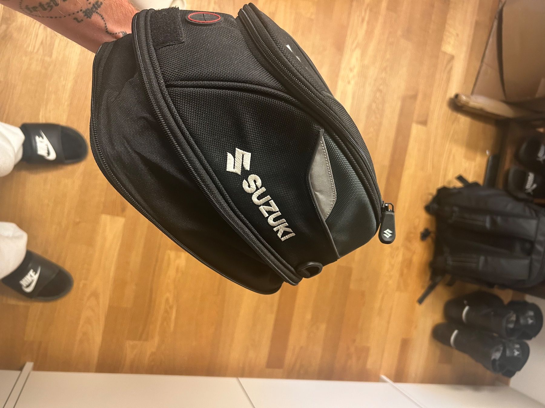 Taschen: Suzuki Tanktasche – Gebraucht aus Bennau von dan_8q2j