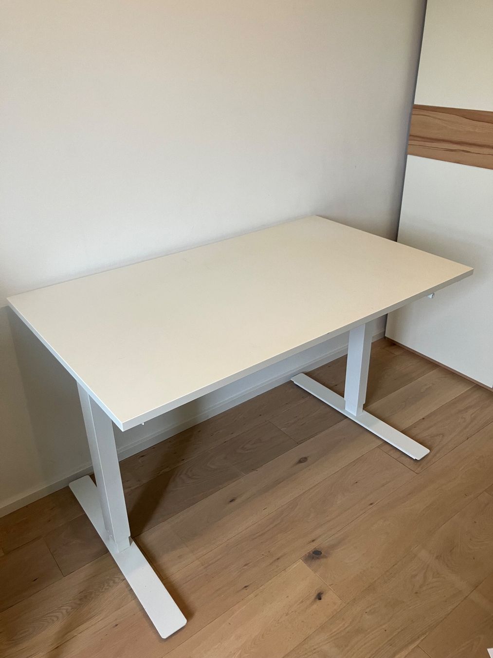 Ikea Schreibtische: Schreibtisch höhenverstellbar – Gebraucht aus Reinach BL von jul_6nvf