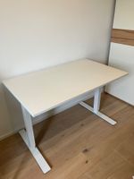 Schreibtisch höhenverstellbar