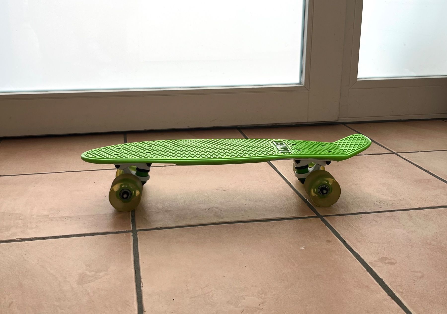 Skateboards: D Street Penny Board, Neongrün – Nuovo (secondo la descrizione) da Zumikon venduto da nata_sells
