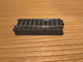 1 Stück Märklin 24077 Gleis-gerade 77,5mm