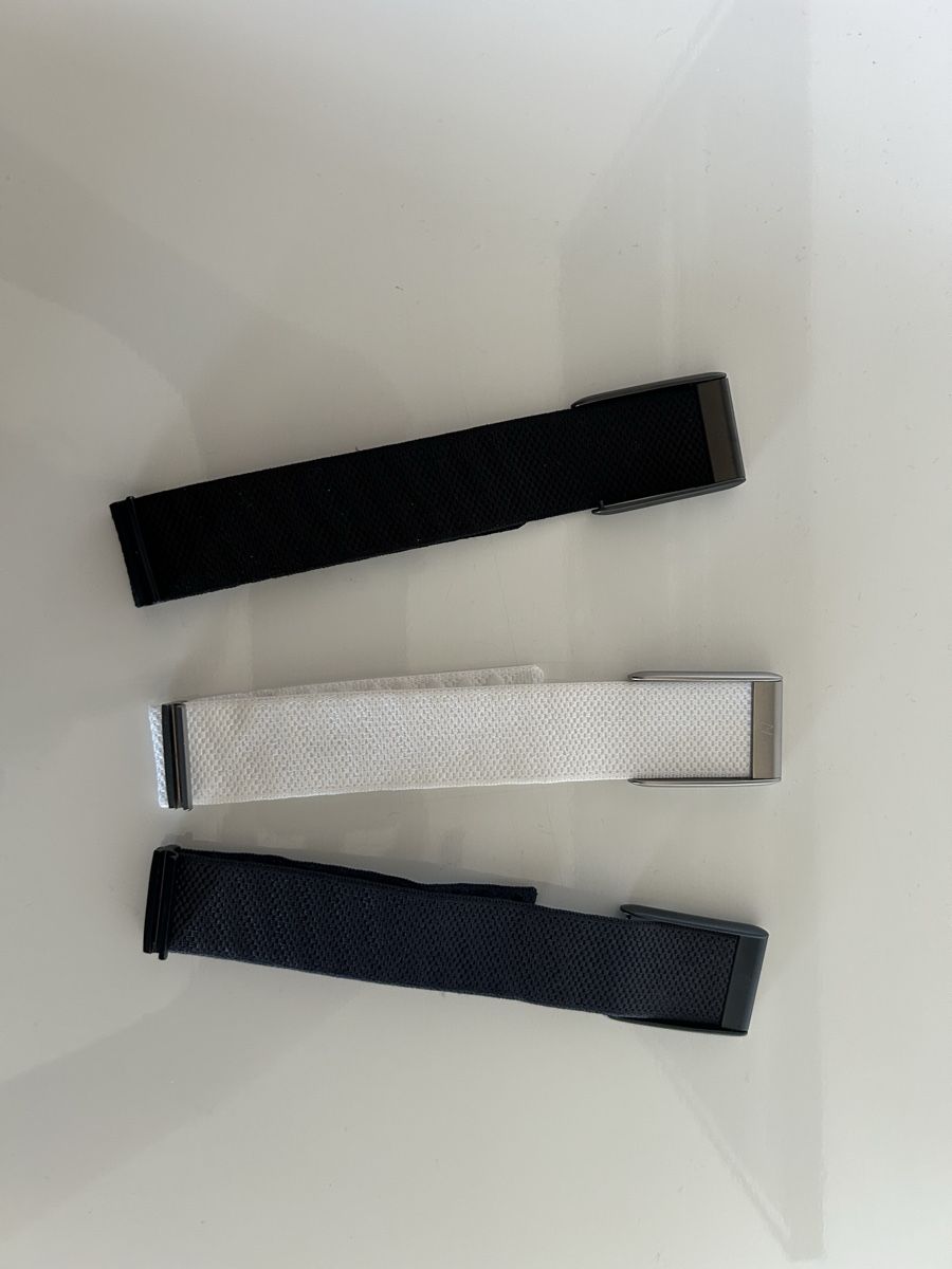 Whoop Smartwatch: WHOOP 5.0 Set mit 3 Armbändern & PowerPack – Gebraucht aus Laufenburg von CCF 4