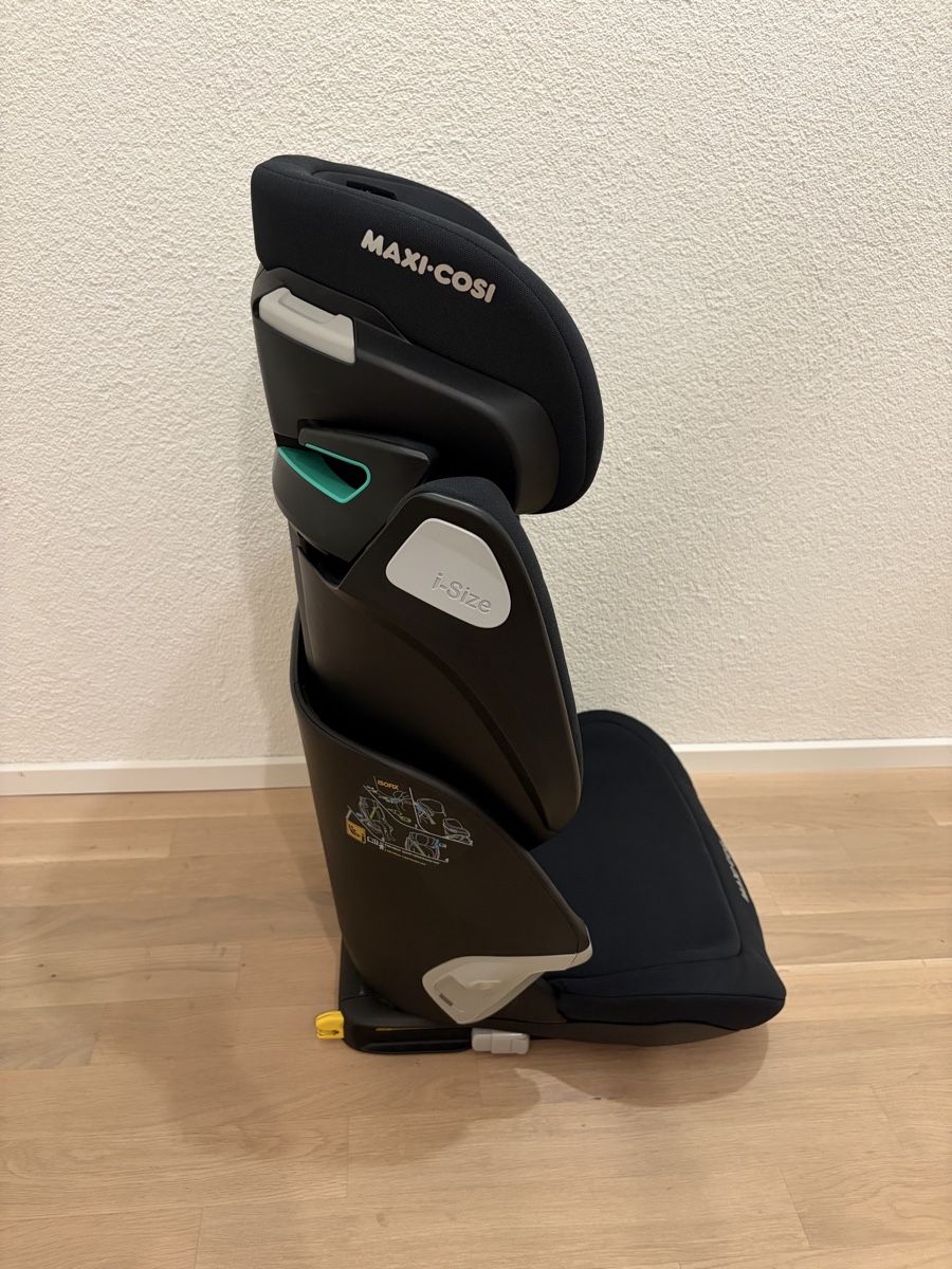 Maxi-Cosi Seggiolini per auto: Maxi-Cosi Kore Pro i-Size, schwarz – Usato da Greifensee venduto da daniel1982 1
