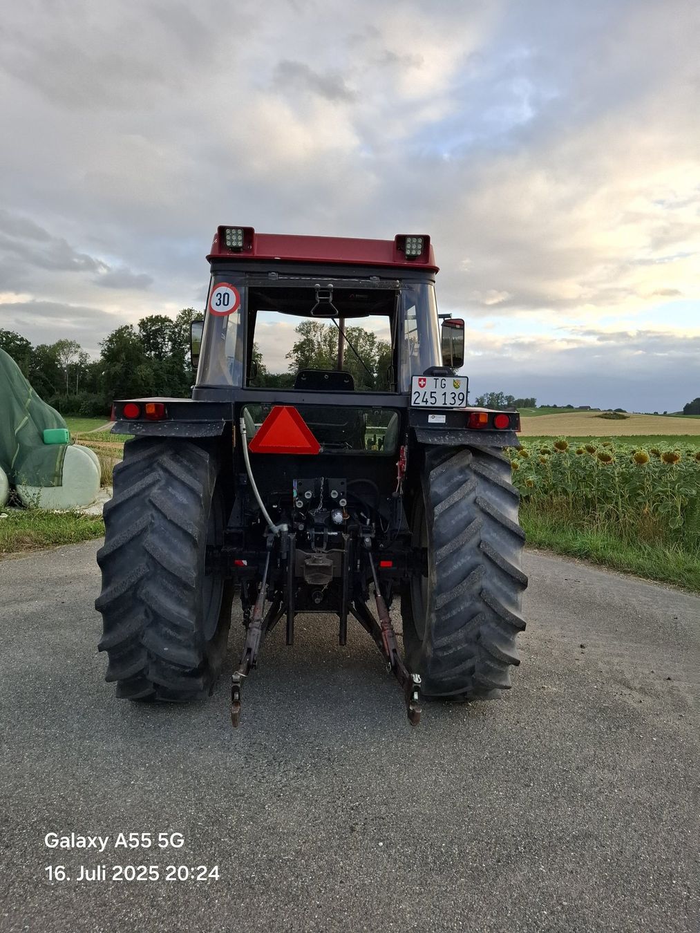 Case IH Traktoren: Traktor Case IH 885XL, Frontlader, – Gebraucht aus Buch b. Frauenfeld von Girsberg 2
