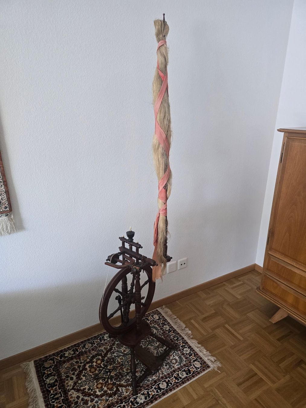Ruote per filare: Antikes Spinnrad – Usato da Bünzen venduto da Trixlix 1