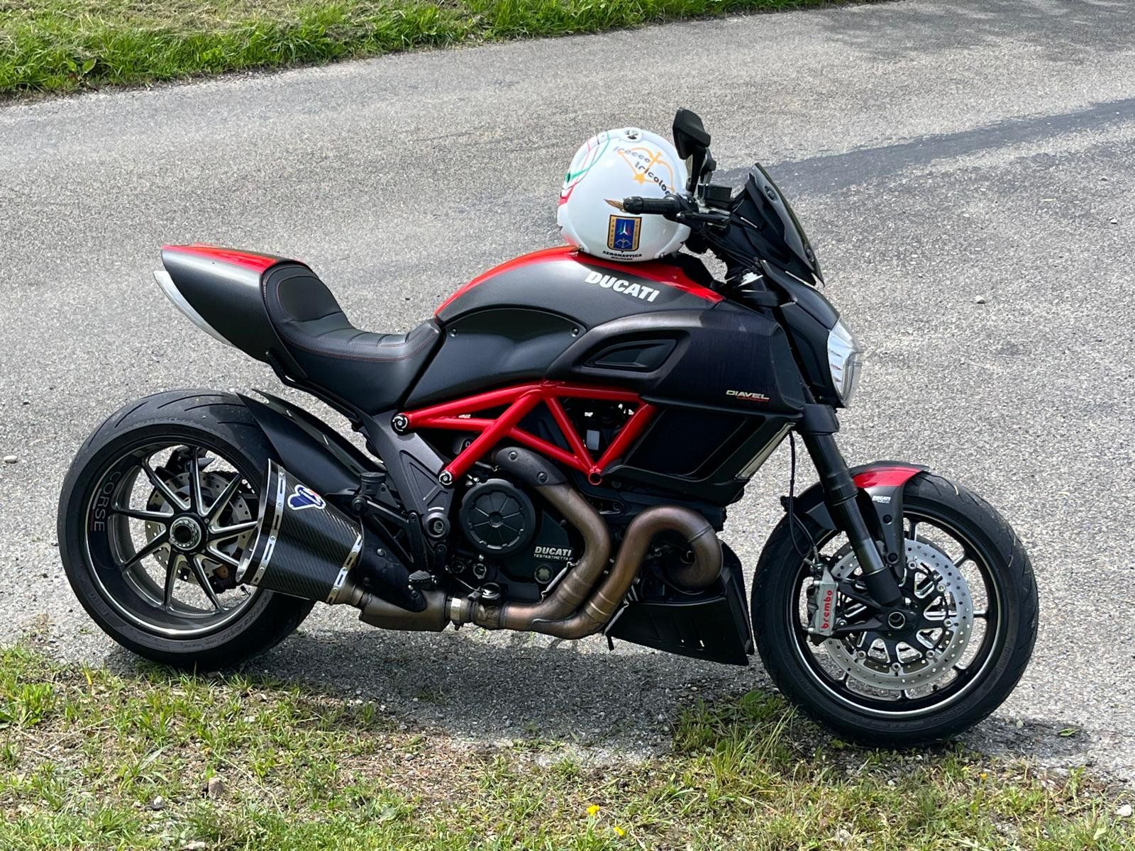 Ducati Sonstige: Ducati Diavel Carbon – Gebraucht aus Fruthwilen von Mostro-Medusa 9