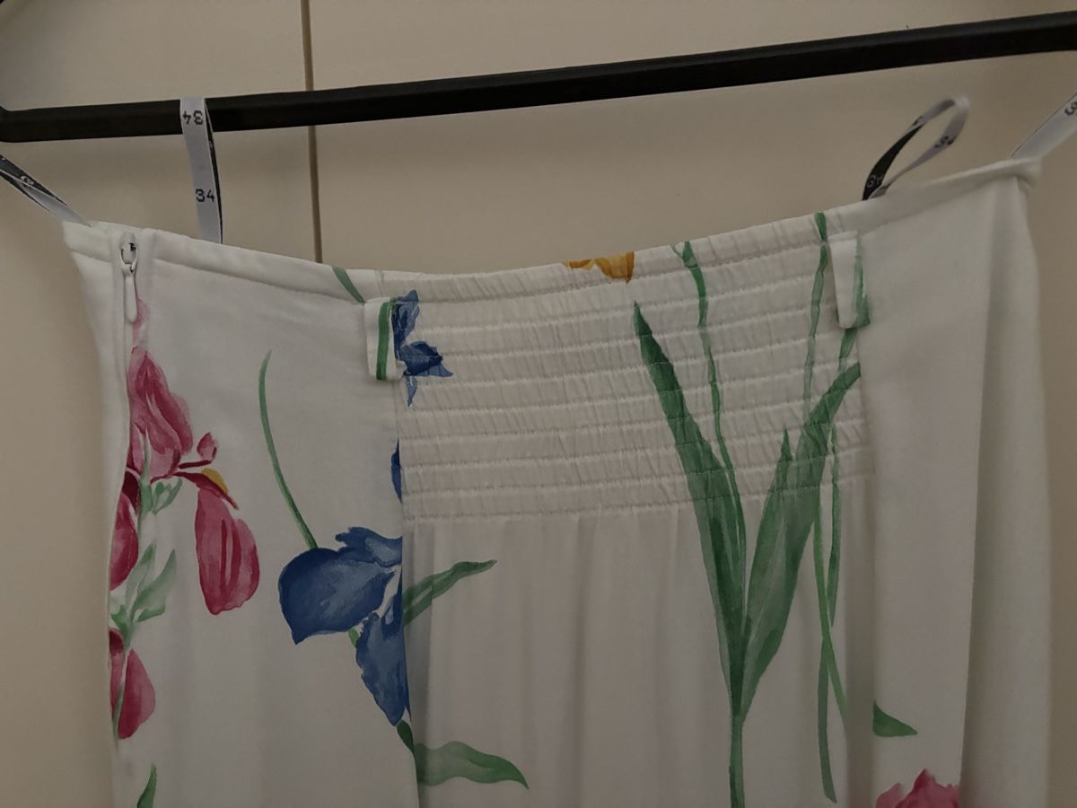 Gerry Weber Jupes: Gerry Weber - Jupe Blumenmuster weiss – D'occasion à Bellach par Legdance 2
