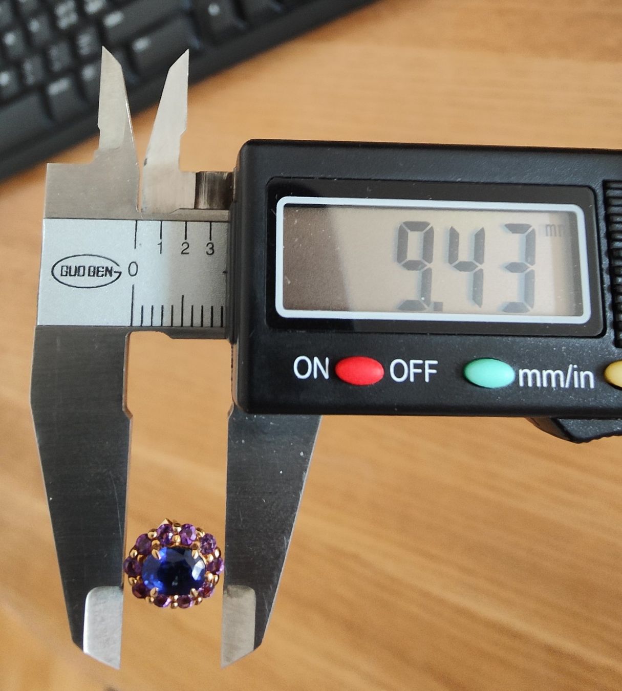 Ohrringe & -stecker: Kyanit mit Amethyst Ohrstecker, 18K Gold – Neu und originalverpackt aus Rümlang von 21f 2
