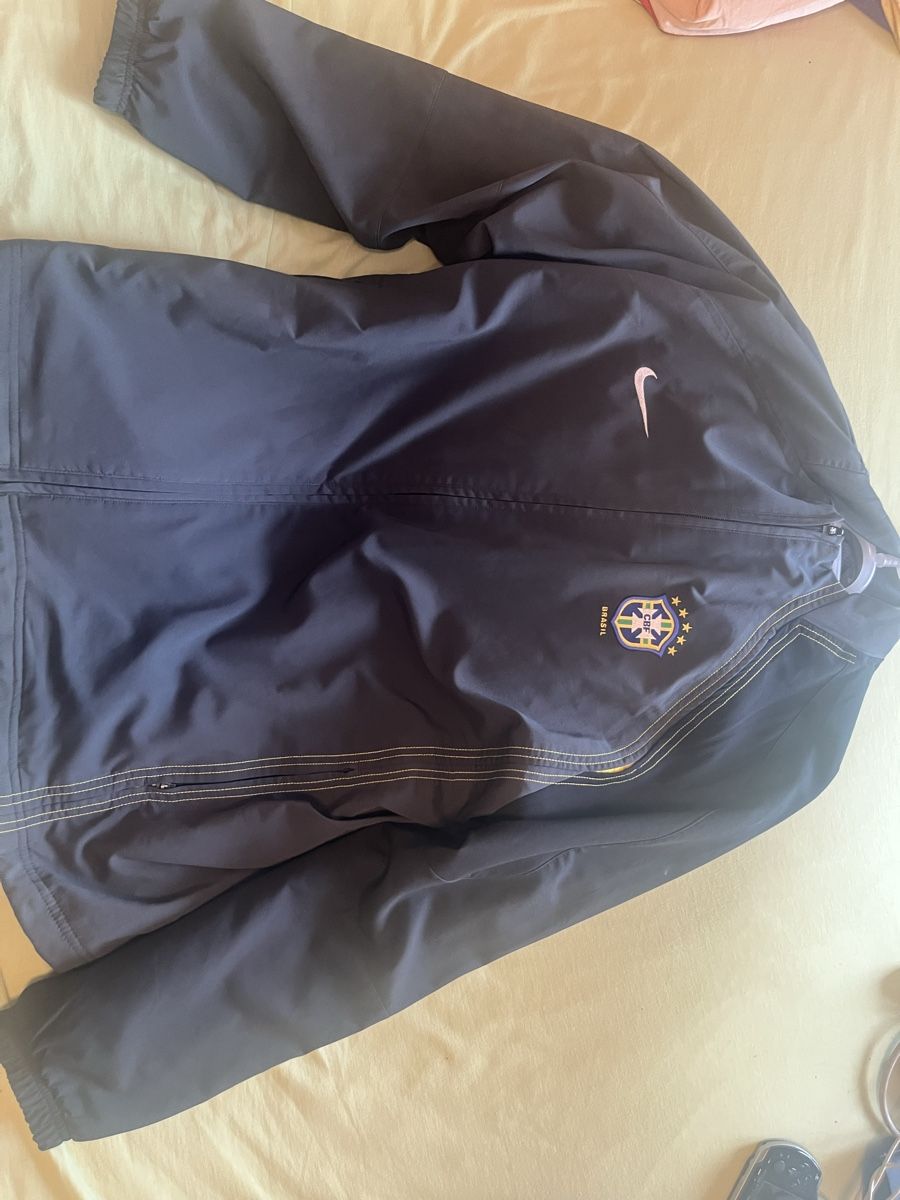 Lotti di vestiti: Nike Brasilien, PSG & Adidas – Usato da Buchs AG venduto da dim_6c9l 3