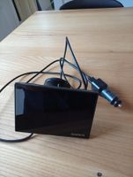 Garmin GPS Navigationsgerät mit Saugnapfhalterung/Ladekabel