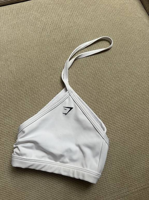 Top: Brassière GYMSHARK – Usato da Chardonne venduto da str_fq98 1