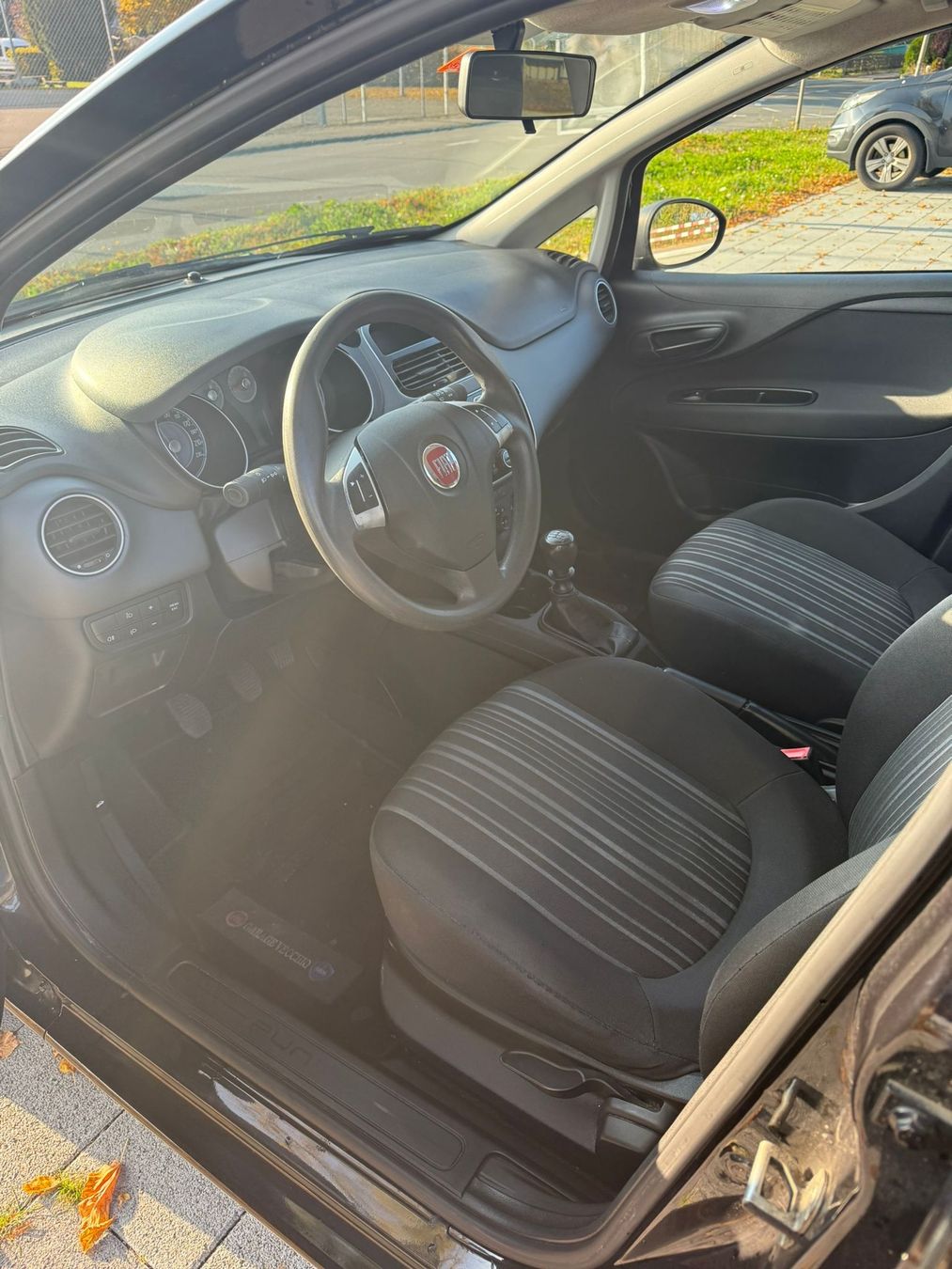 Fiat Automobili: Fiat Punto 1.4 8V – Usato da Studen BE venduto da ker_m6b5 5