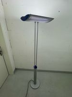 Büro Stehlampe aus Metall silber blau gebraucht