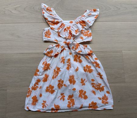 Jolie robe ouverte 5-6 ans 116cm à volants blanc fleurs oran