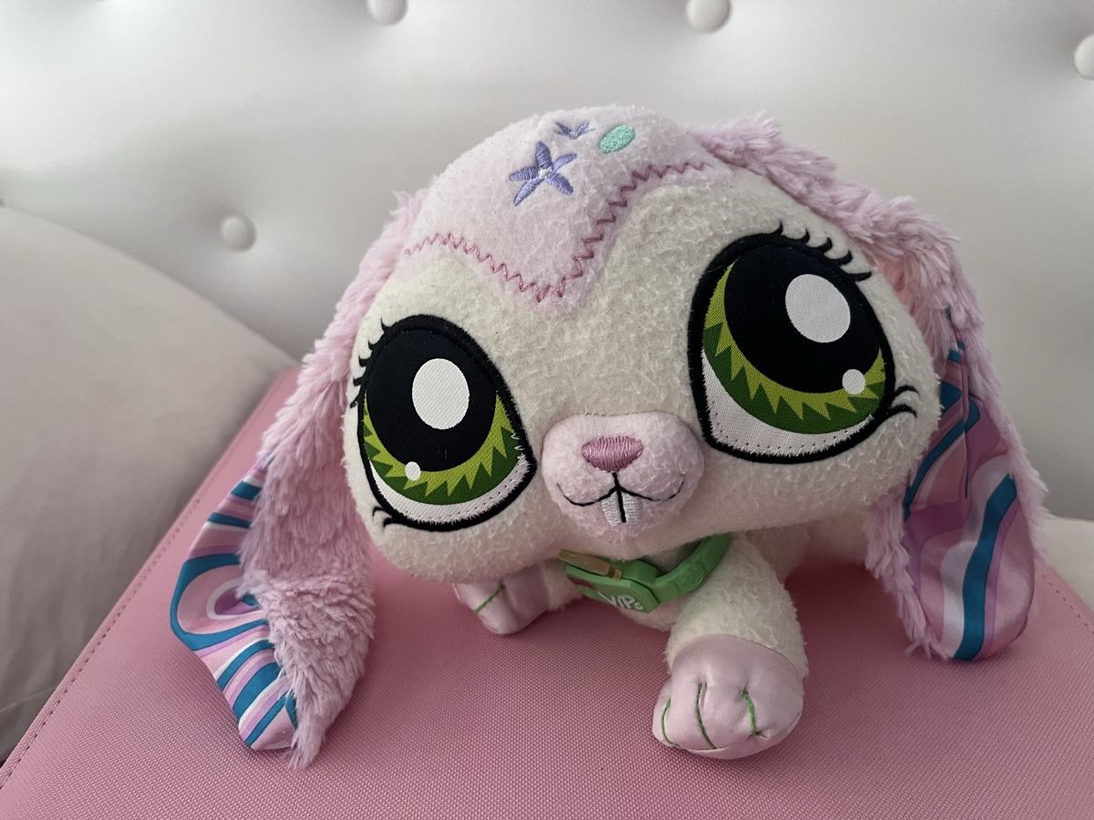 Littlest Pet Shop Statuette: Littlest Pet Shop VIP Plush (Pink Rabbit LPS) – Usato da Le Grand-Saconnex venduto da Koko.hime_