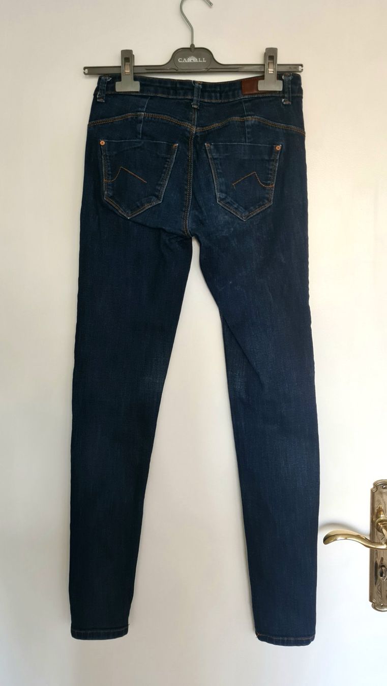 Jeans: Jean superskinny taille 34 – Usato da Thônex venduto da AneleManele 1