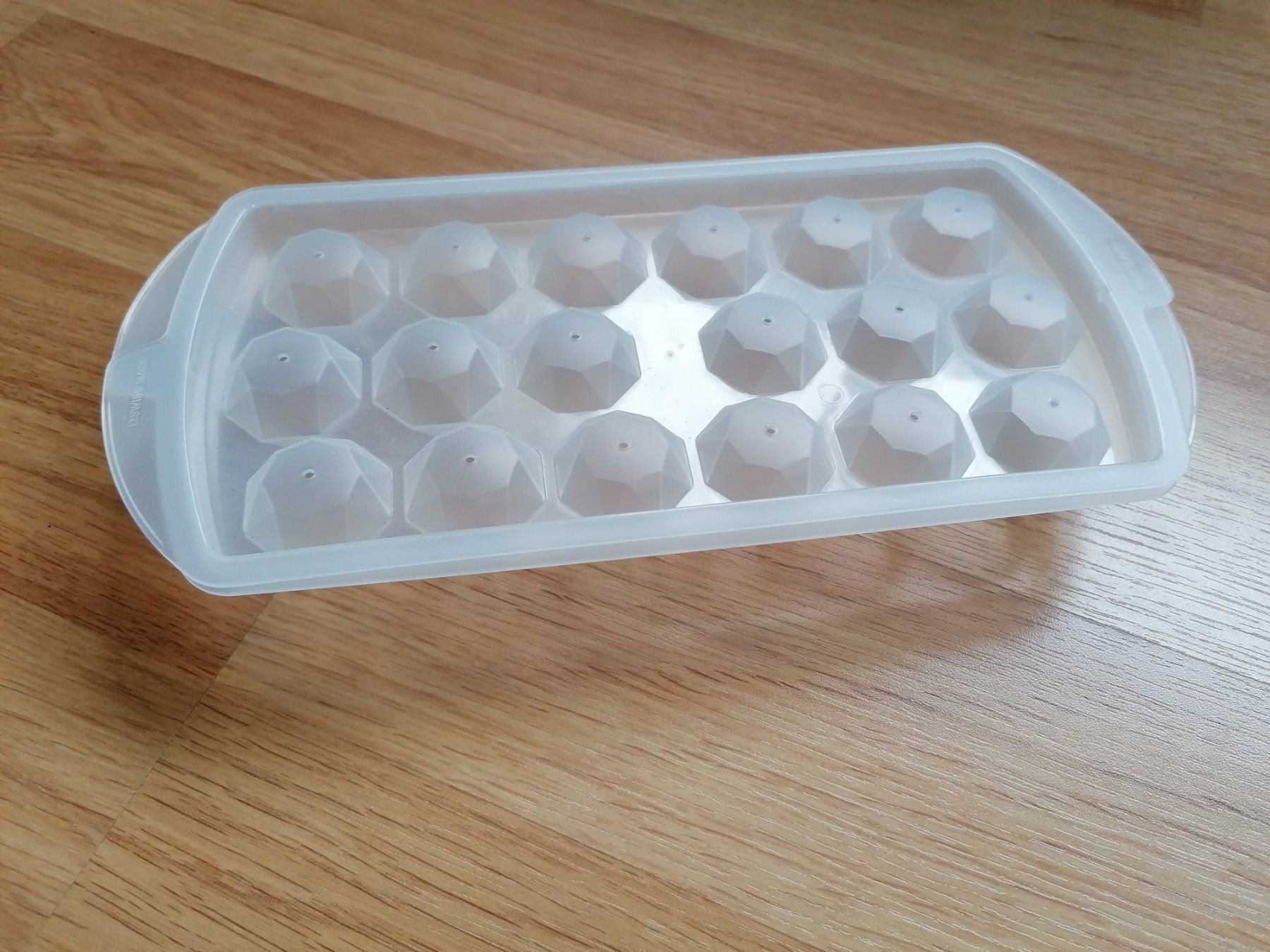 Rotho Behälter & Ähnliches: Eiswürfelform von Rotho – Gebraucht aus Büttikon AG von Amineah