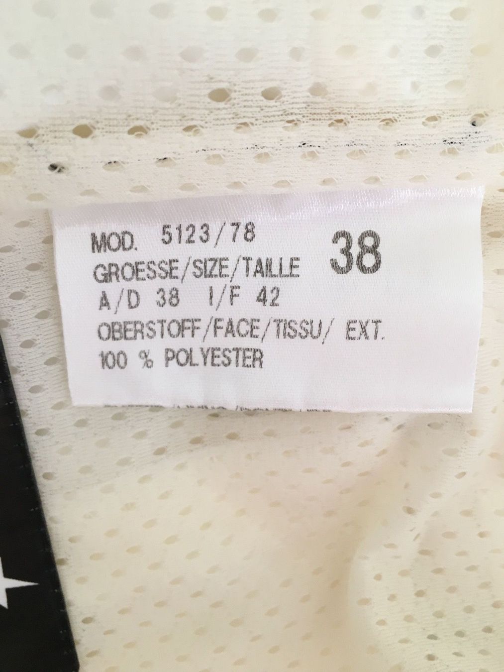 Vestes: Moderne sportliche Windjacke, Farbe Ivory – D'occasion à Bern par Smile-2707 9
