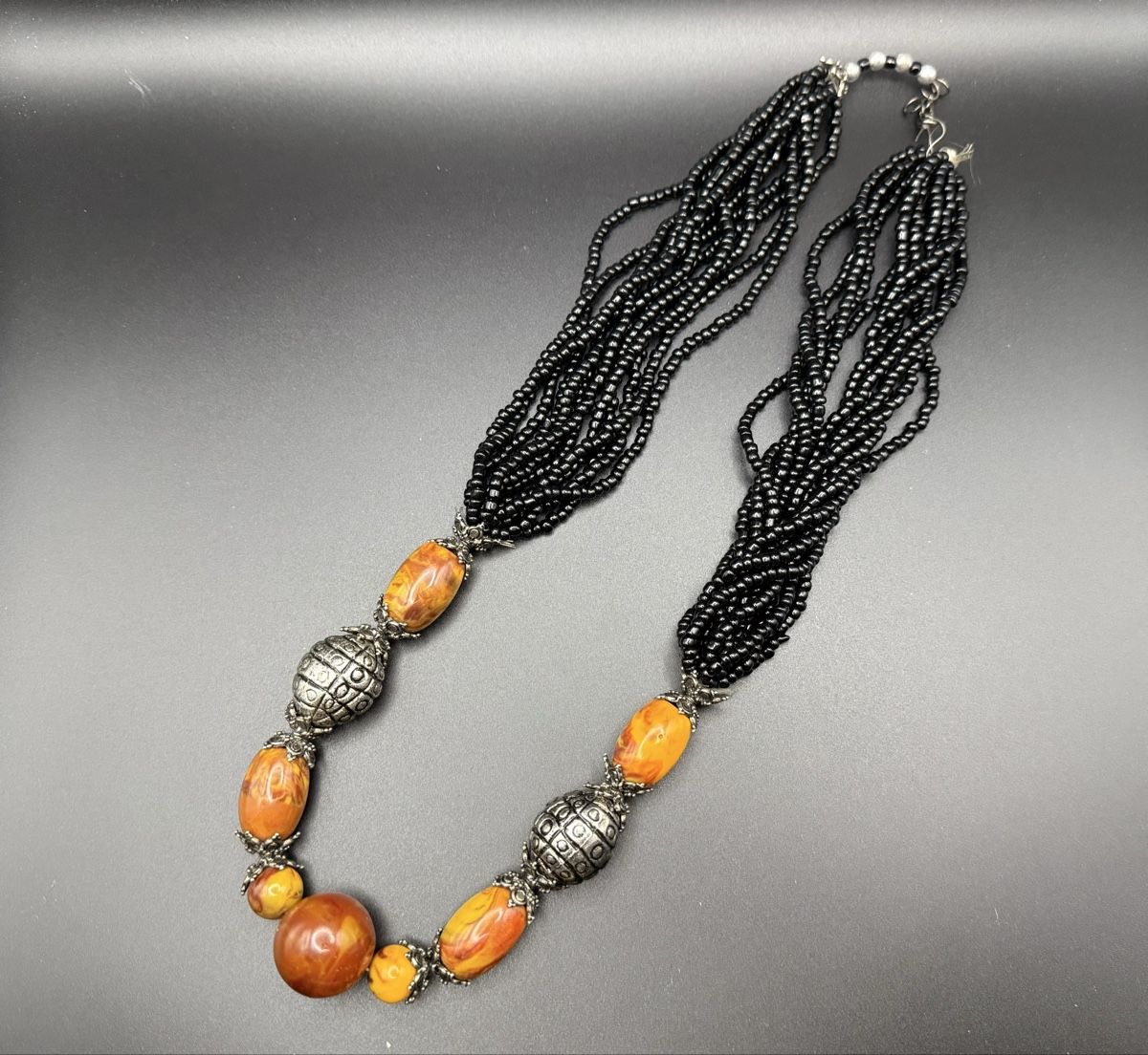 Catenine: Vintage Halskette orange und schwarz – Usato da Lamone venduto da LaCantinaMagica 4