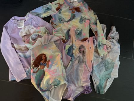 Badekleidung Set Disney H&M Grösse 110-116 bunt