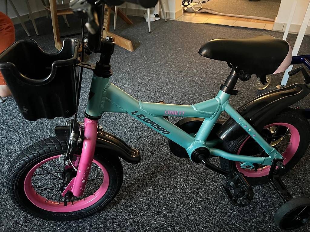 Véhicules pour enfants: Kinderrad mit stützrädli – D'occasion à Widnau par Christoph3336