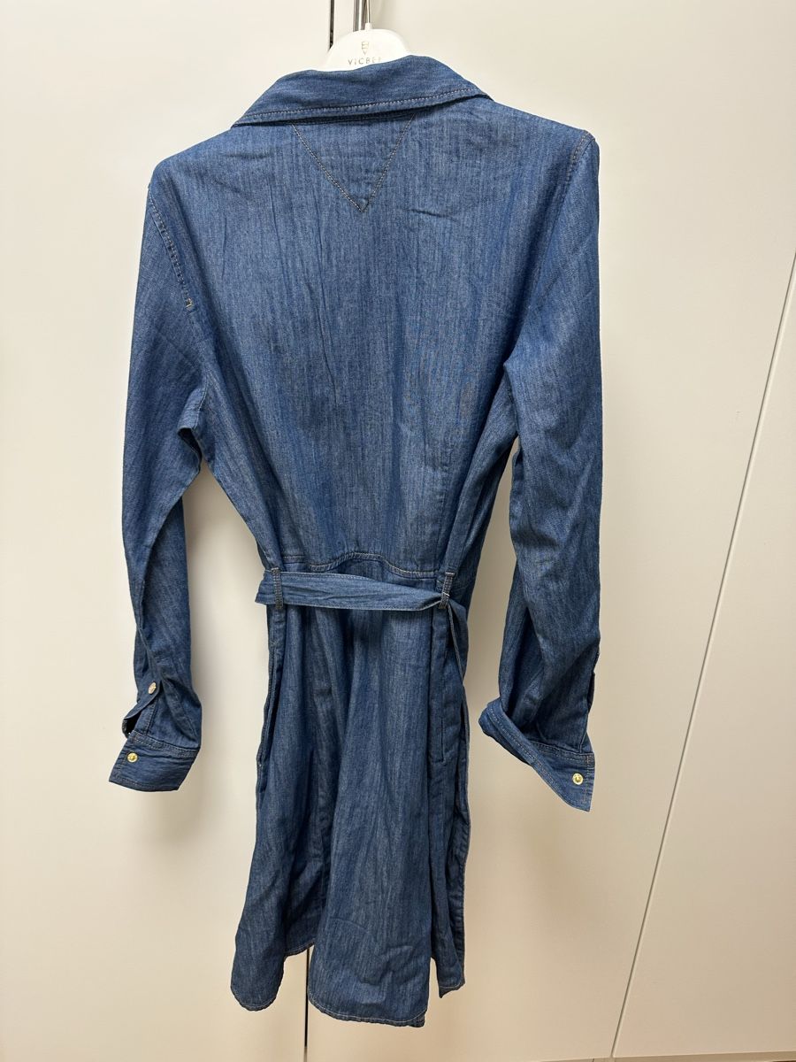 Tommy Hilfiger Vestiti: Robe chemise en jean – Nuovo e nell'imballaggio originale da Sion venduto da sar_8xmg 3