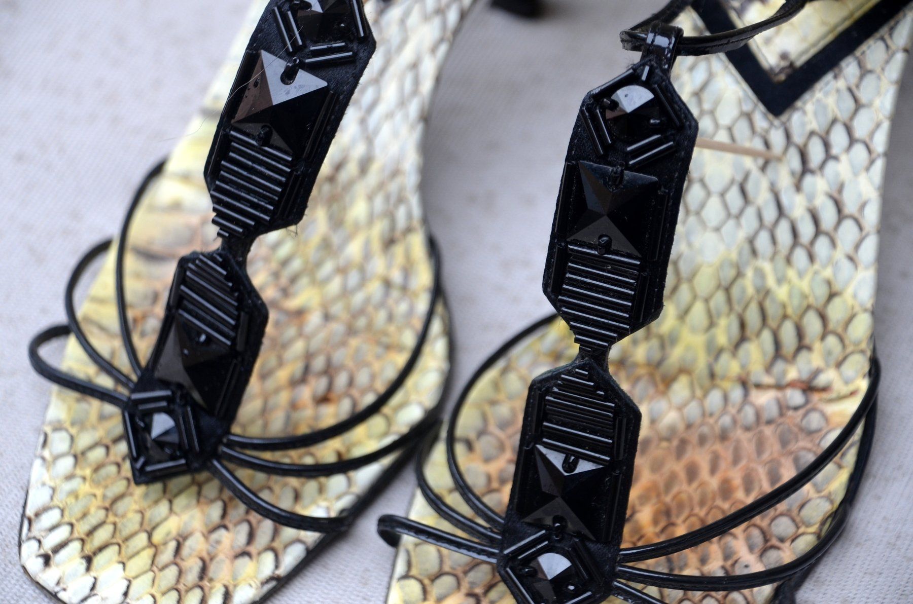 Prada Scarpe da donna: Sandalen / Sandales PRADA 39 – Usato da Collonges venduto da Auganien 2