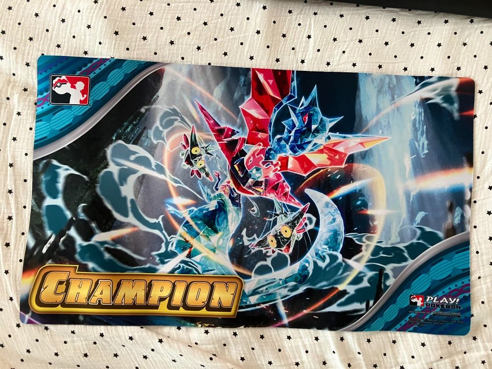 Tapis De Jeu Pokémon Lézargus - Playmat Officiel EB01 - Format Français
