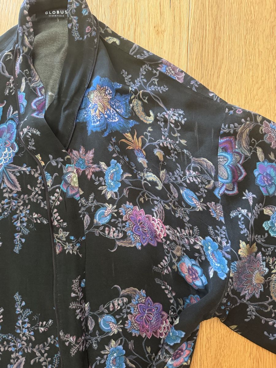 Internationale Kunst: Kimono mit Blumenmuster Grösse M von Globus – Gebraucht aus Luzern von La_sfinge 1