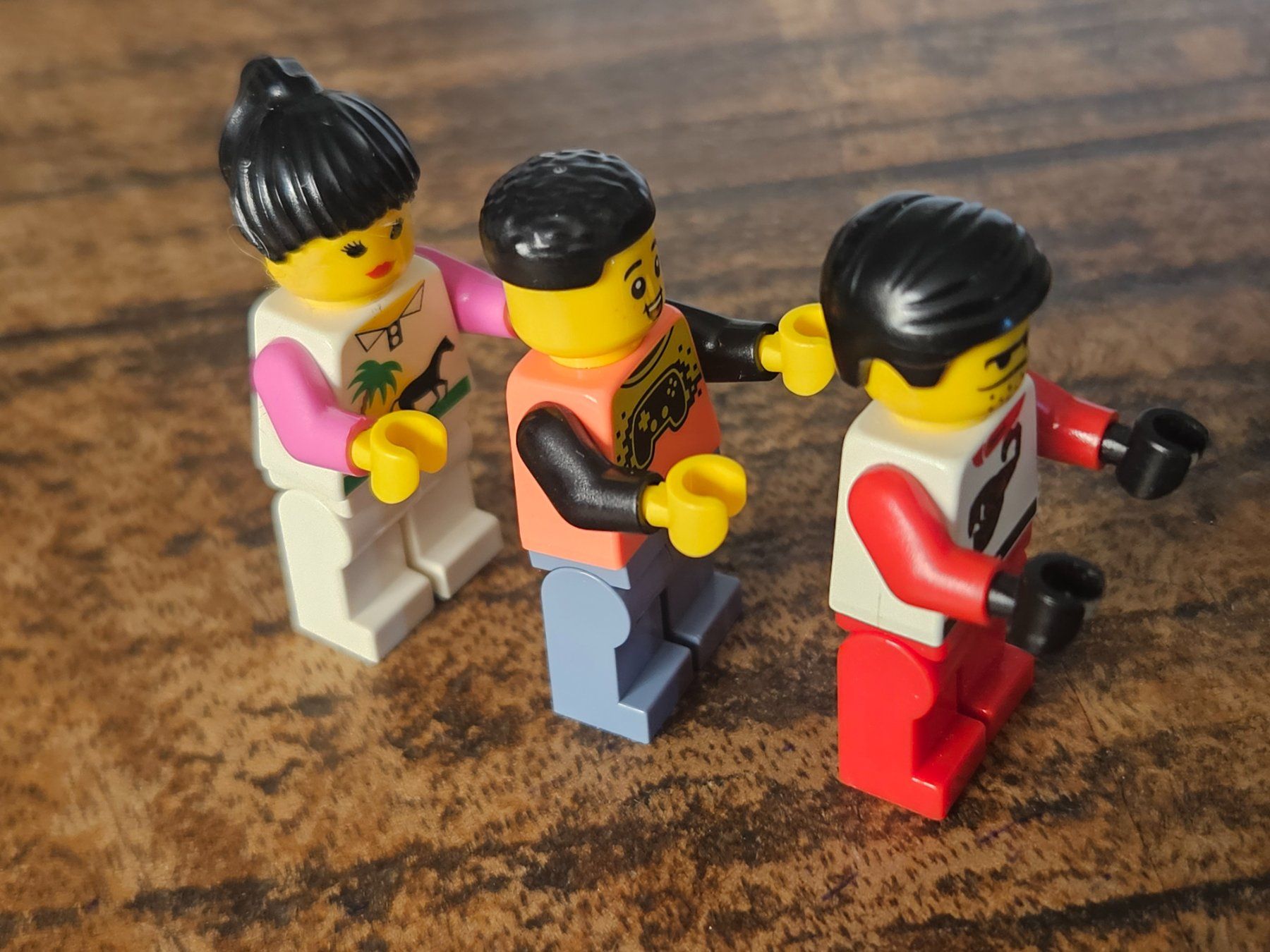 Lego Kit di costruzioni: lego lot de 3 figurines – Usato da Confignon venduto da Ecrofigs 3