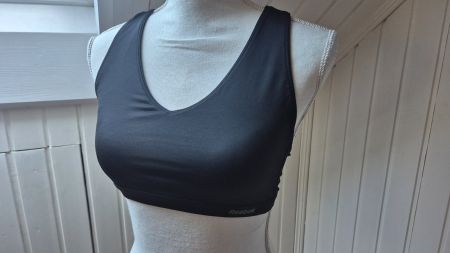 REEBOK     🖤   sport bh / schwarz    🖤  Grösse S