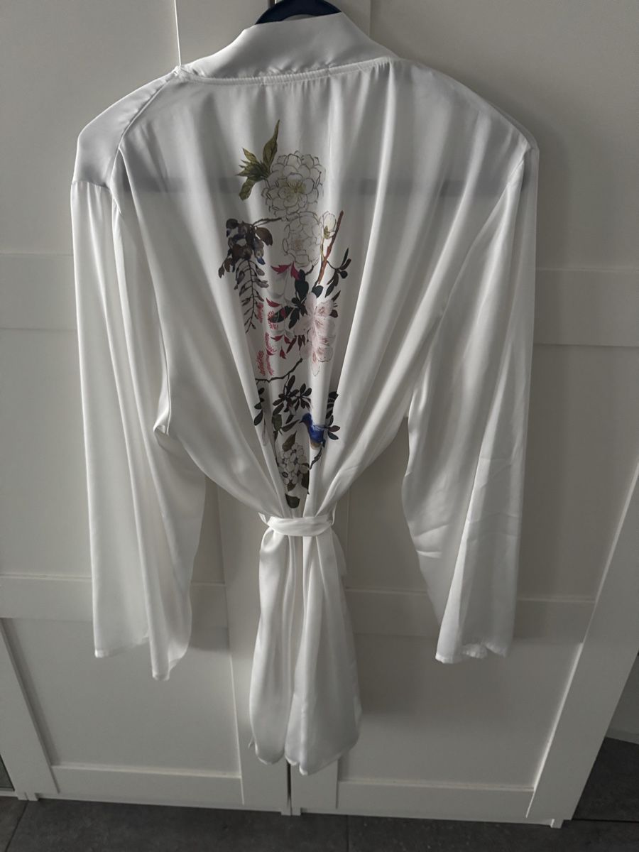 Peignoirs: Peignoir Anna Field Blanc, taille M, Imprimé Fleuri – Neuf (Voir description) à Biel/Bienne par 2Cheesecake 2