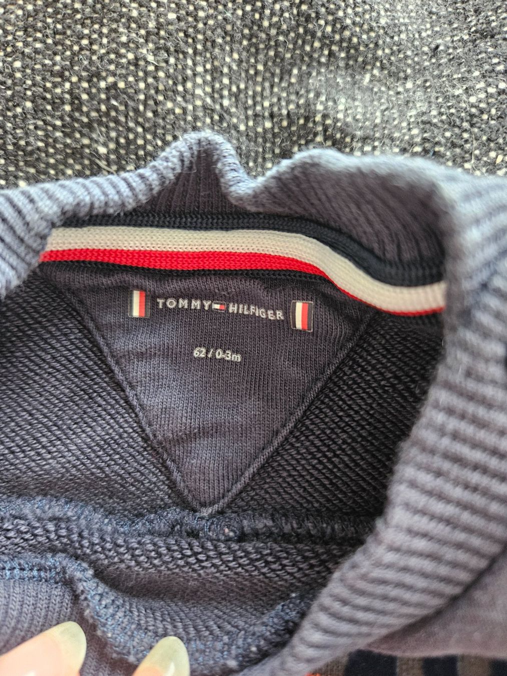 Tommy Hilfiger Maglioni & Felpe: Baby-Sweatshirt Tommy Hilfiger – Usato da Wil SG venduto da an_ka 1