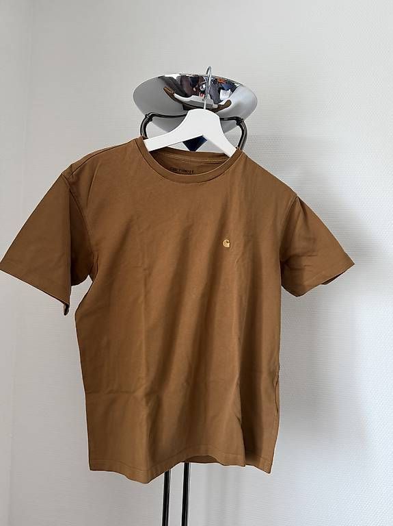 T-shirts: Braunes Carhartt Shirt – D'occasion à Birsfelden par jes_5r8c