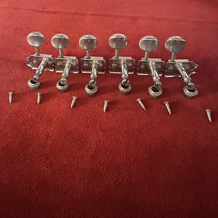 Strumenti musicali: Fender Kluson De Luxe 1964 Gaucher – Usato da Carouge GE venduto da Domblo 3